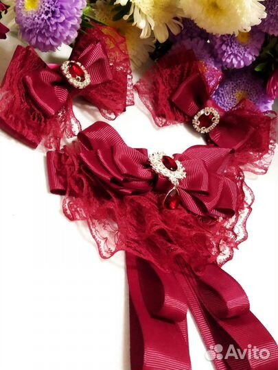 Школьные бордовые бантики