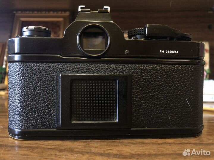 Плёночный фотоаппарат Nikon FM black + E 50mm