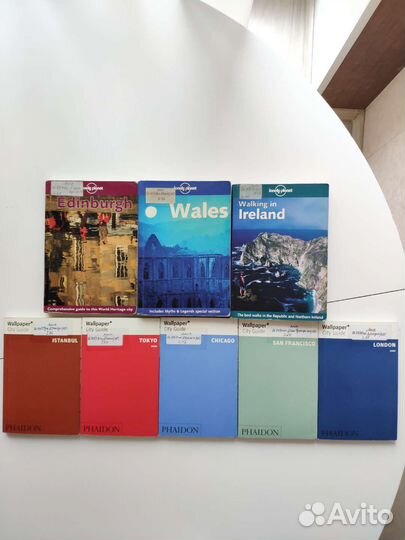 Книги на русском и английском, словари