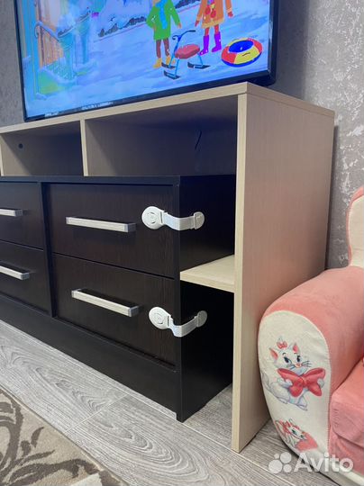 Тумба под телевизор