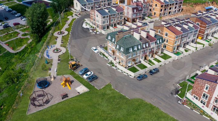 Таунхаус 105 м² на участке 1 сот.