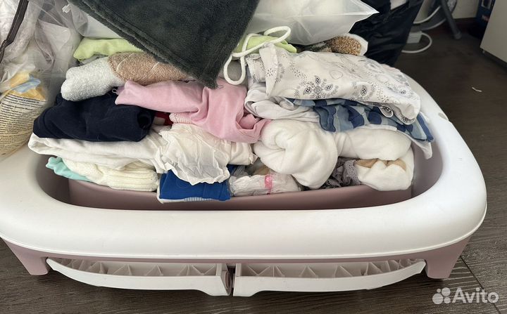 Одежда для новорождённых, ванночка для купания