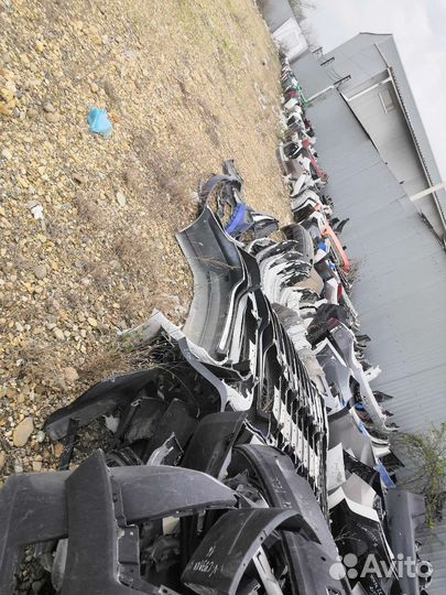 Бампера двери крылья капоты одним лотом