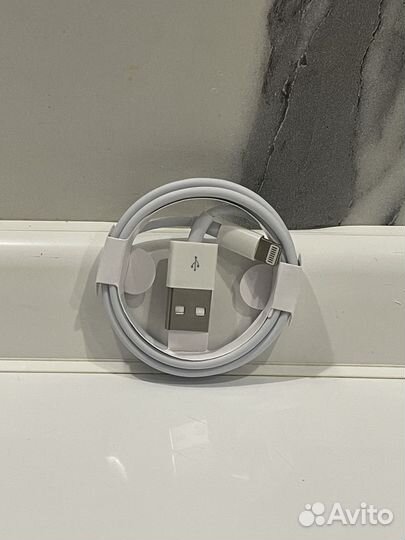 Зарядка кабель на iPhone