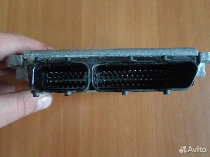 Блок управления двигателем VW Polo 5