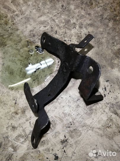 Кронштейн эгур zf opel