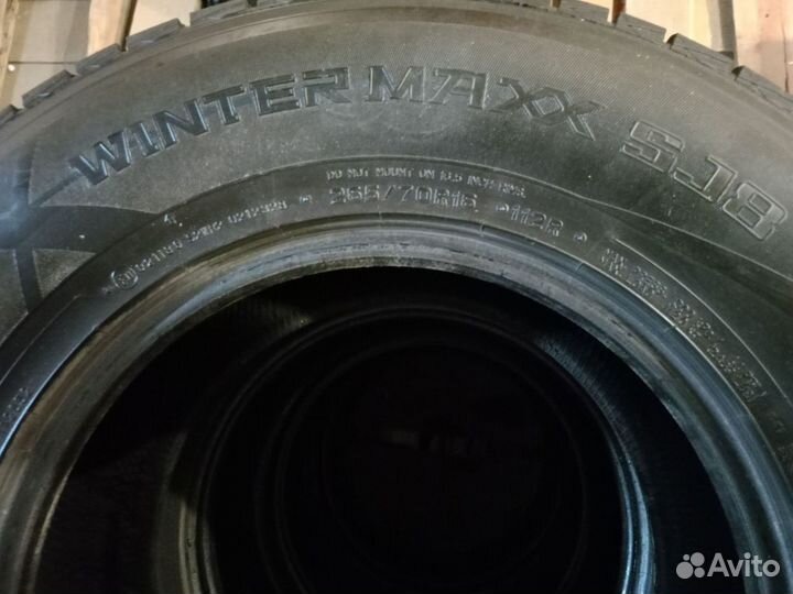 Dunlop Winter Maxx SJ8 265/70 R16