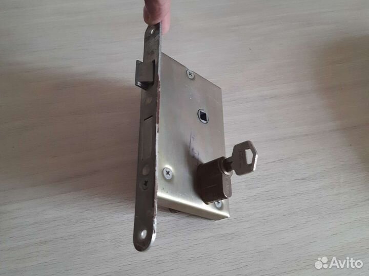 Замки дверные врезные