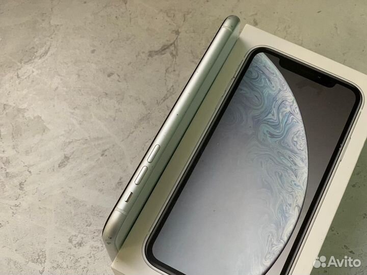 iPhone Xr, 64 ГБ