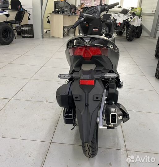 Скутер X-motors Inferno - 200cc - Honda Click