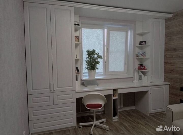 Рабочая зона у окна