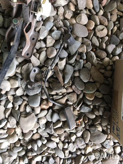 Toyota Vitz SCP10 кулиса на МКПП педаль цен за 1