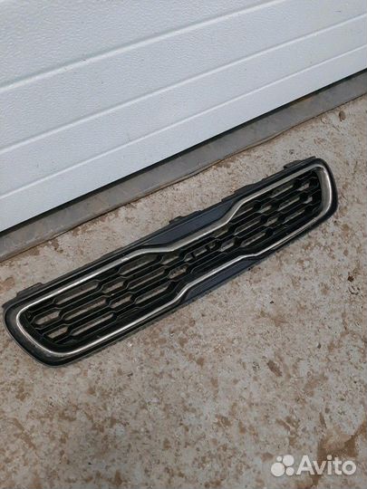 Kia soul решетка верхняя