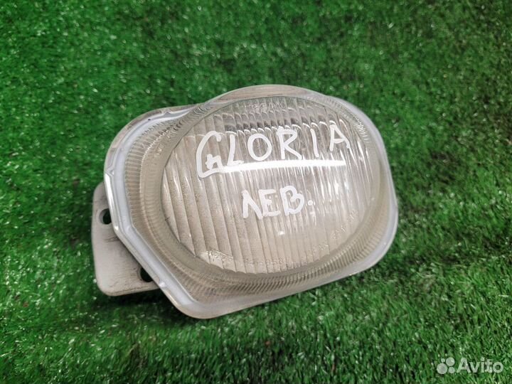 Фара противотуманная левая на Nissan Gloria