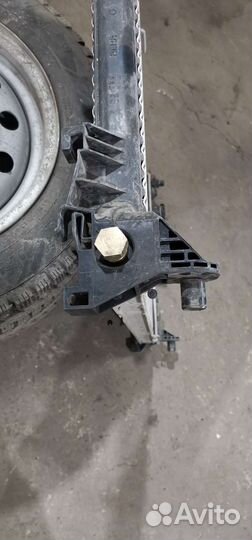 Радиатор Mercedes Benz w212