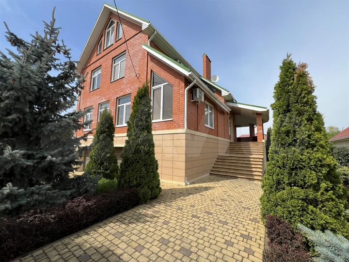 Дом 289 м² на участке 8 сот.