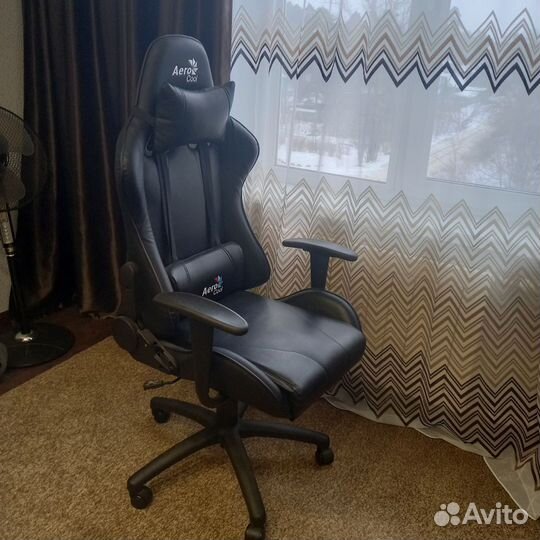 Игровое компьютерное кресло AeroCool