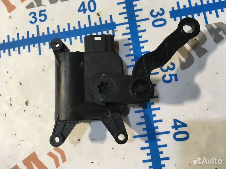 Фольксваген Гольф Сервопривод заслонки печки