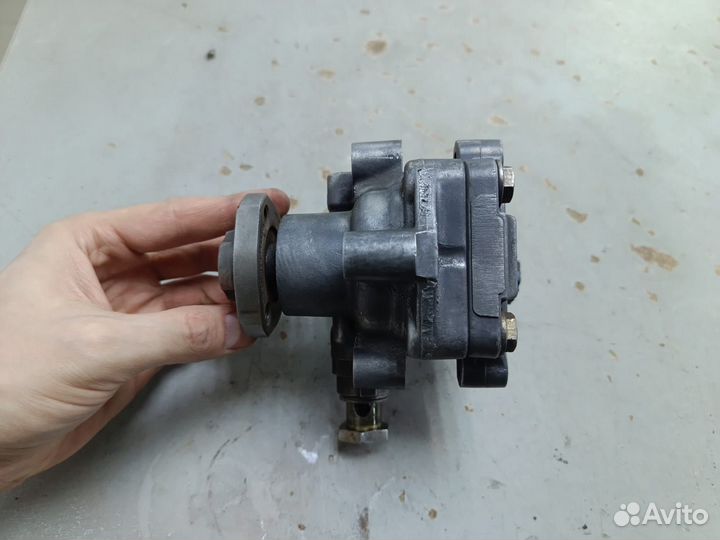 Насос гидроусилителя руля Volkswagen Golf 1J042215