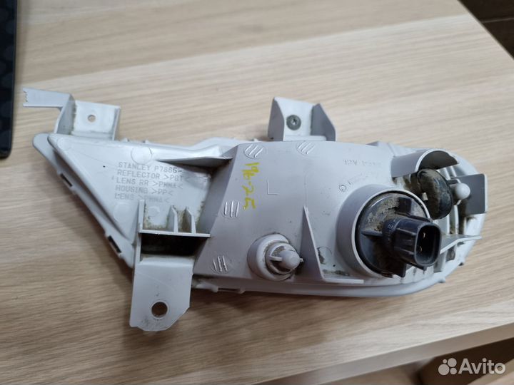 Фонарь задний левый в бампер митсубиси паджеро