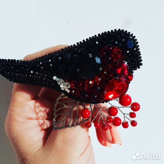 Брошь снегирь