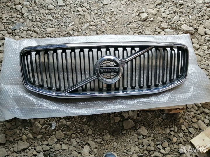 Решетка радиатора Вольво хс 60