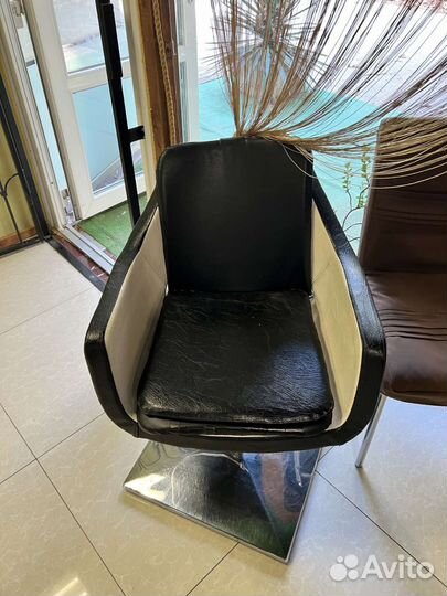 Парикмахерское кресло бу