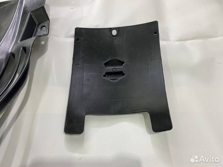 Подкрылок локер передний правый W166 X166 C292