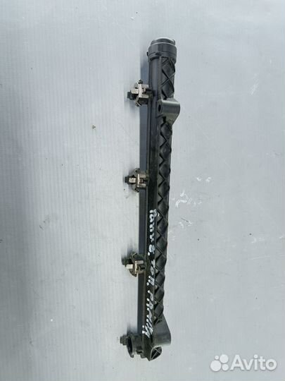 Рампа топливная Skoda Rapid