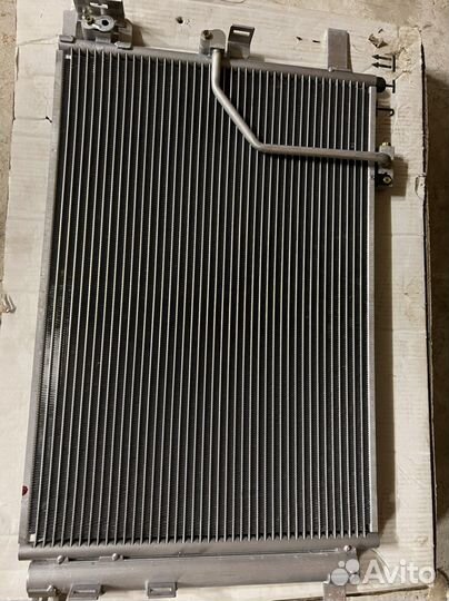 Радиатор кондиционера Mercedes C W204 1040035L