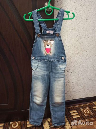 Джинсовый комбинезон для девочки 104