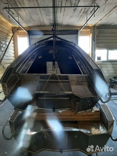 Лодка 390Р-с мотор 9.9-нерегистр.Доставка с завода