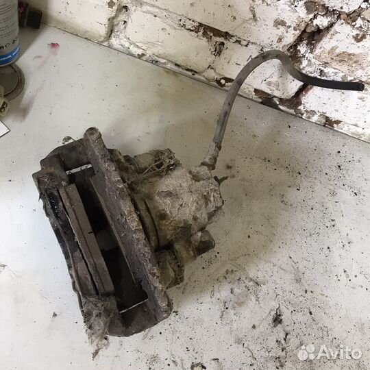 Суппорт передний Ford Mondeo 2 1993-2000