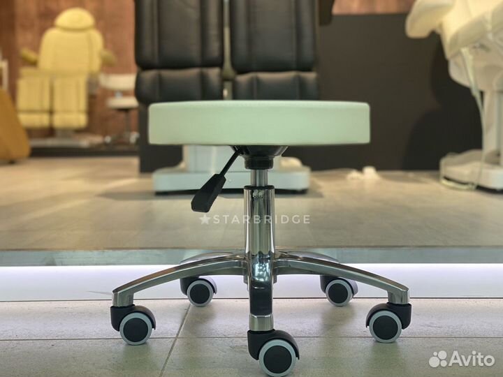 Стул мастера педикюра ультранизкий
