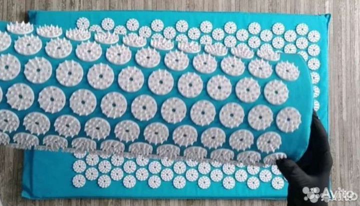 Игольчатый коврик с валиком