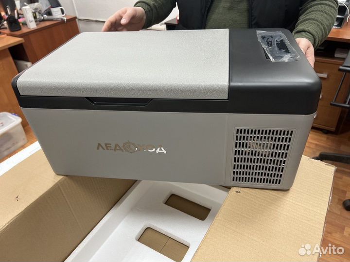 Компрессорный автохолодильник ледоход С-15