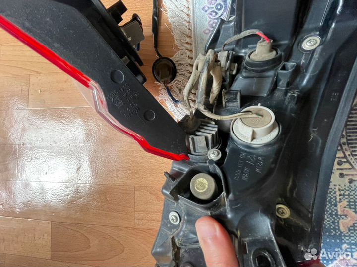 Оригинальные задние фары на камри v70