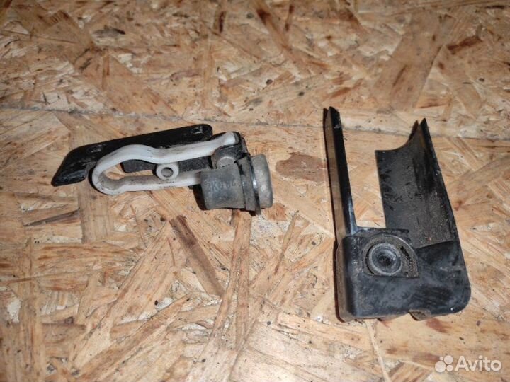 Ограничитель двери Volkswagen Caddy 2KA 1.9 BLS