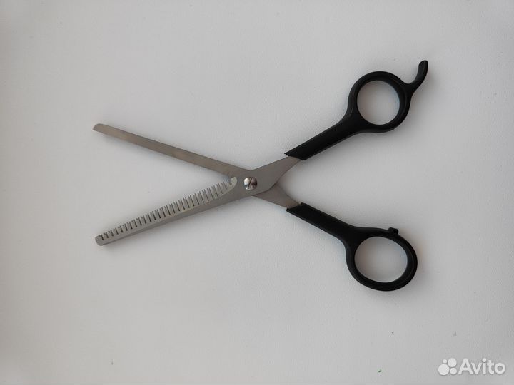 Набор расчесок и ножниц