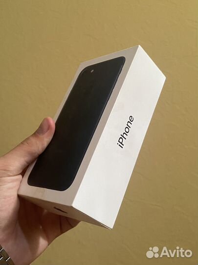 Коробка от iPhone 7