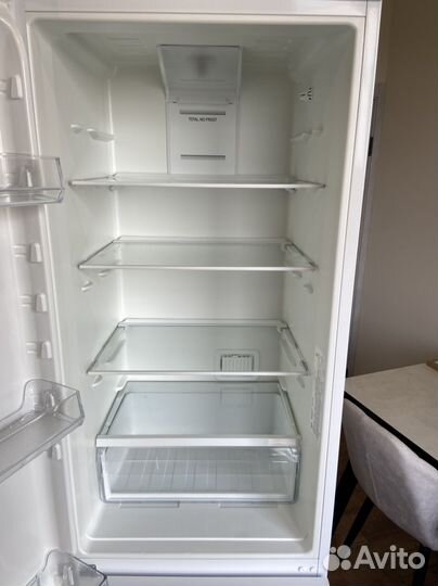 Холодильник stinol