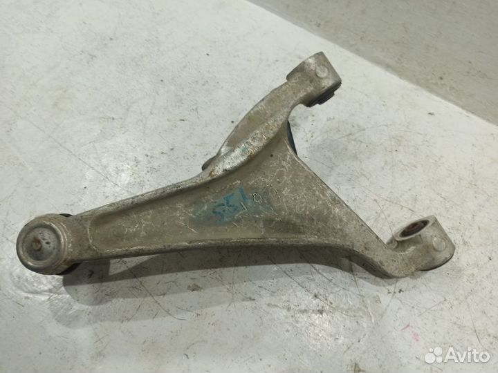 Рычаг задний верхний левый