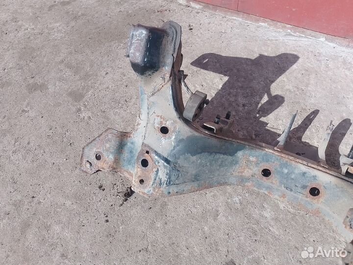 Подрамник передний Kia Spectra Киа Спектра