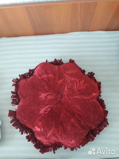 Продам декоративные подушки на диван