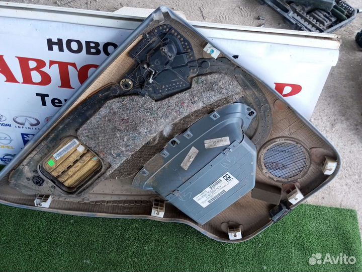 Обшивка двери задняя правая Mercedes ML 163