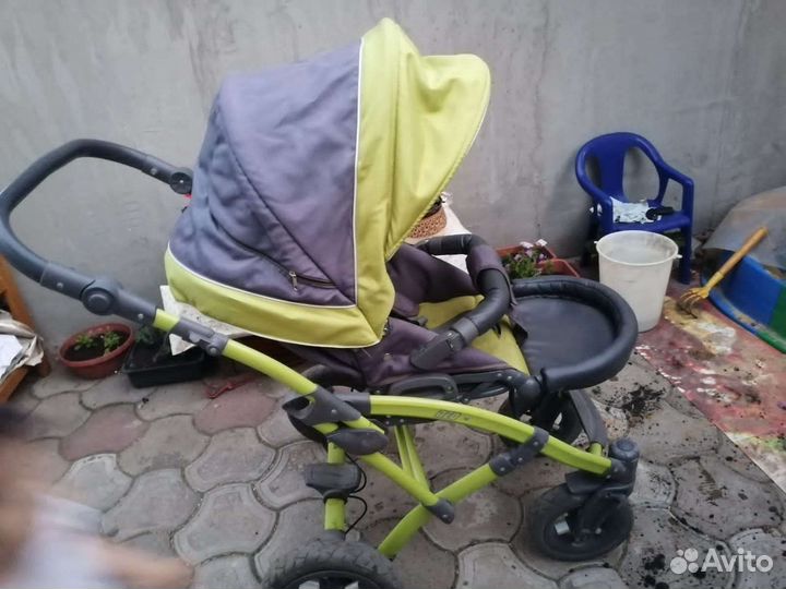 Коляска и стульчик для кормления