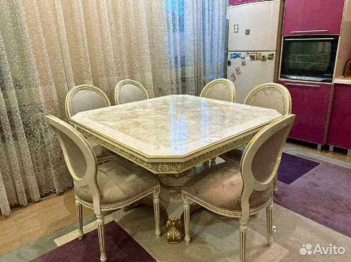 Столы и стулья