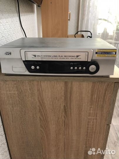 Видеомагнитофон DVD