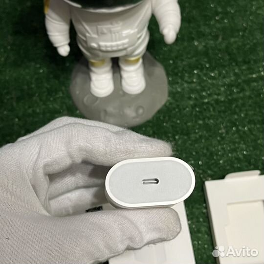 Блок питания для iPhone type-c 20w