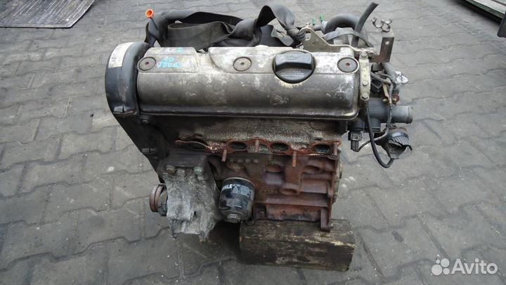Двигатель без навесного Volkswagen Polo 1i AEV 199